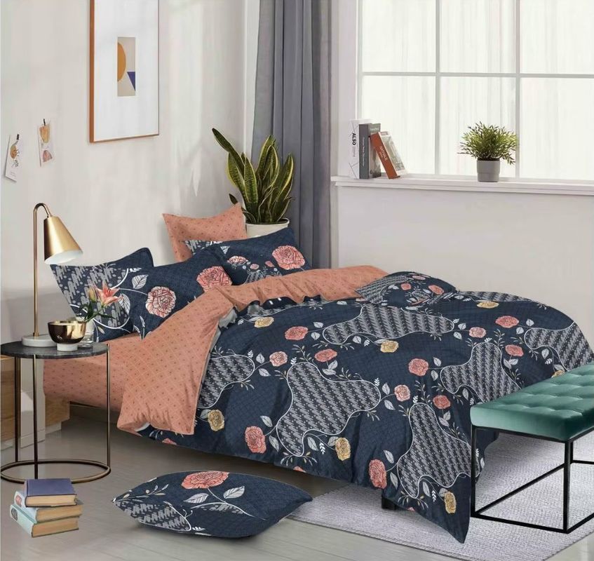 Adaptez le polyester aux besoins du client 100% géométrique respirable de couverture d'édredon de Microfiber de couleur