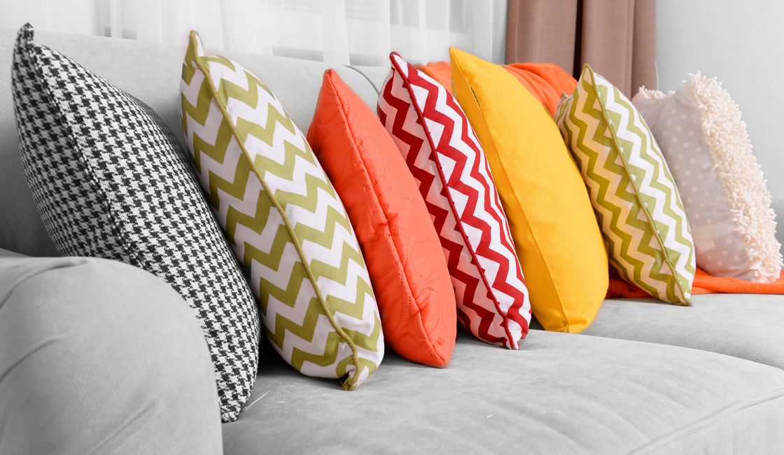 Le décor à la maison coloré amortit les coussins à la maison de décoration de rayure moderne